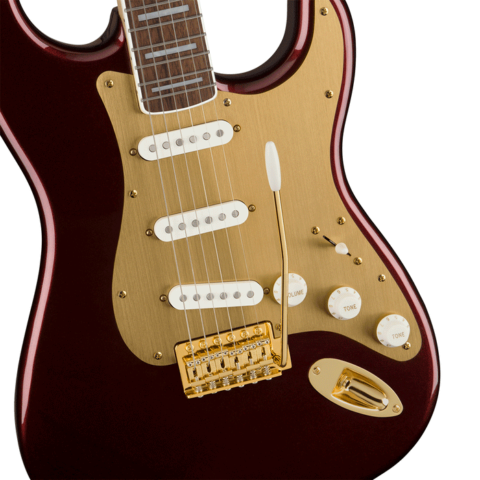 Guitarra Eléctrica Squier 40th Anniversary Stratocaster, Gold Edition con mástil de maple - Ruby Red Metallic