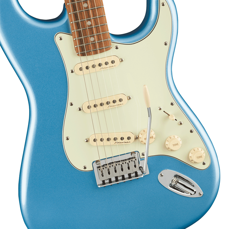 Guitarra Eléctrica Fender  Player Plus Stratocaster® con mástil de Pau Ferro - Opal Spark