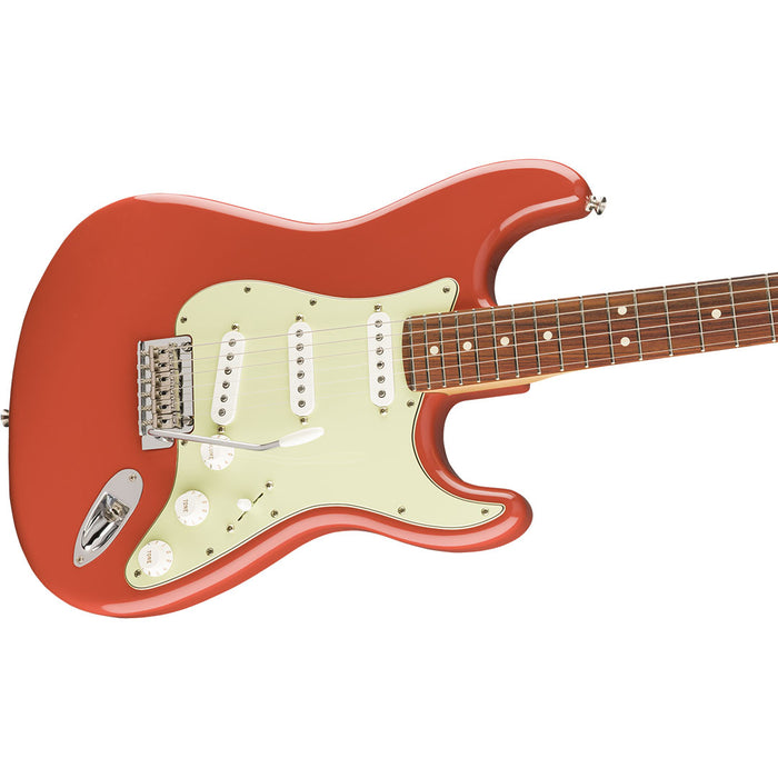 Guitarra Eléctrica Fender Limited Edition Player Stratocaster con mástil Pau Ferro - Fiesta Red