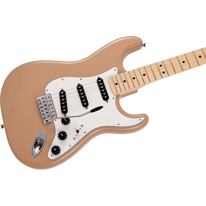 Guitarra Eléctrica Fender Limited Internacional Color Stratocaster con mástil de maple - Sahara Taupe (Made in Japan)