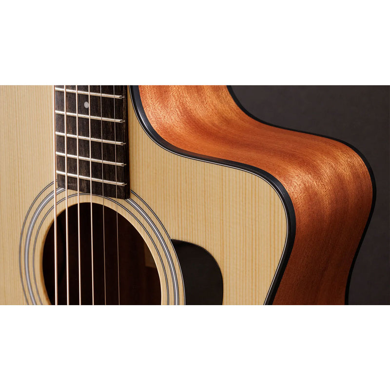 Guitarra Electroacústica Taylor 114CE-S Fondo y Lados Sapele / Sitka Spruce Top con Gig Bag