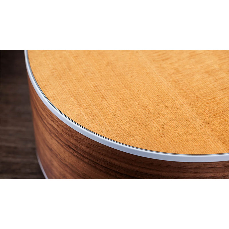 Guitarra Electroacústica de cuerdas de Nylon Taylor 214CE-N Walnut/Spruce