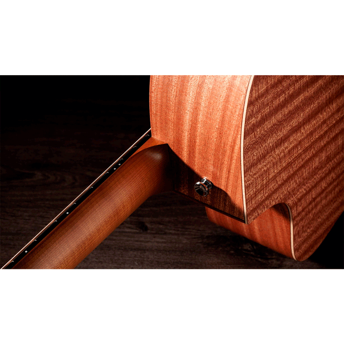 Guitarra Electroacústica Taylor 24CE Sapele/Mahogany con sistema Fishman Sonitone GT2