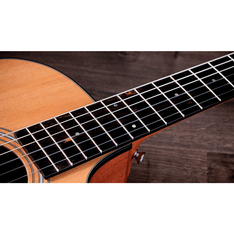 Guitarra Electroacústica Taylor 112CE-N de cuerdas de Naylon
