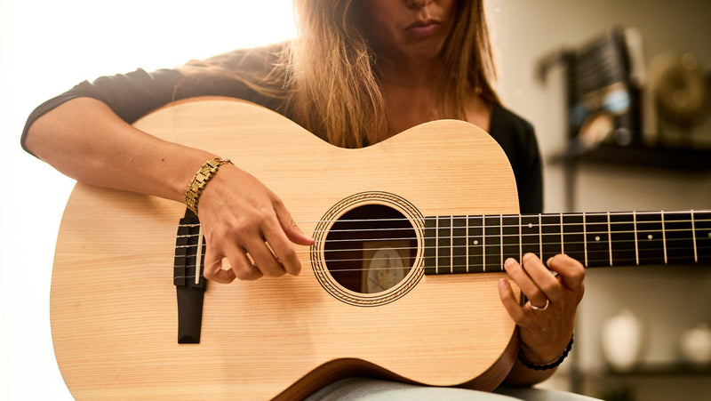 Guitarra Electroacústica Taylor Academy 12E-N Grand Concert - Natural