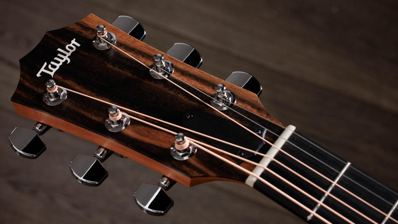 Guitarra Electroacústica Taylor 214ce Grand Auditorium (Spruce / Walnut)