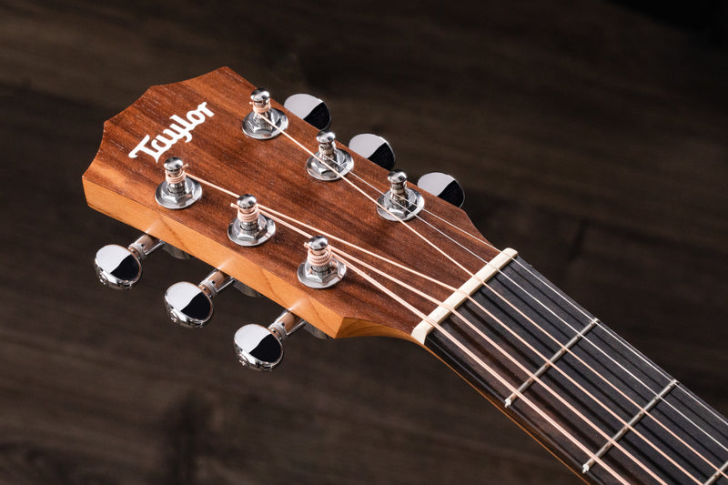 Guitarra Electroacústica Taylor Baby BTE-Koa Dreadnought - Natural