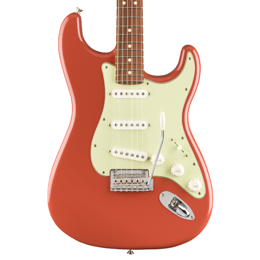 Guitarra Eléctrica Fender Limited Edition Player Stratocaster con mástil Pau Ferro - Fiesta Red